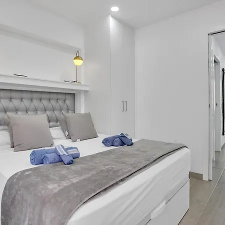 Charming Las Americas, Terrace, Fiber, Pool Apartment